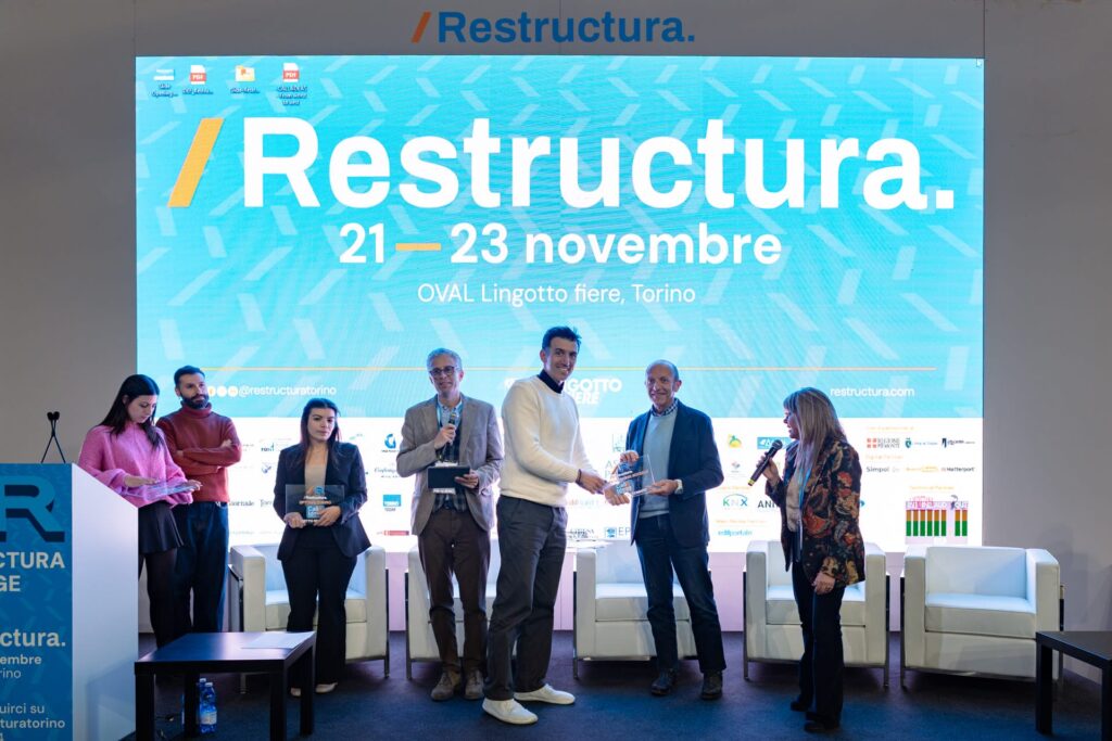 Premiazione di Girotondo Basecamp alla Call 4 Ideas di Restructura 2024